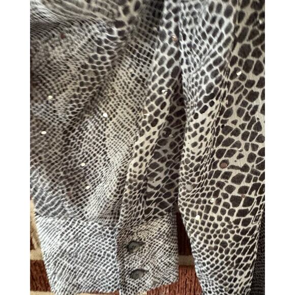 Susan Graver Black and White Reptile Print Blouse with Sequins Size 3X - Picture 4 of 5